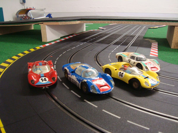 CARRERA P906 und Ferrari Dino in 1:24