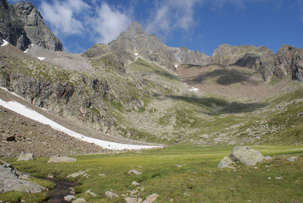 Der fast komplett verlandete Winklersee mit dem Kleinen Friedrichskopf im Hintergrund