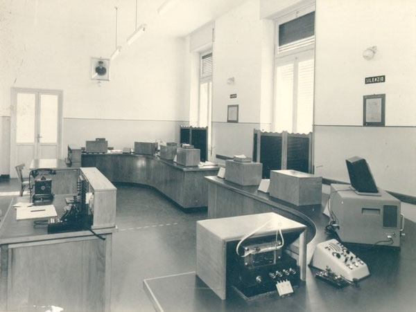 Sala ricezione di Genoa-Radio/ICB anno 1950 – ricevitore Allocchio-Bacchini