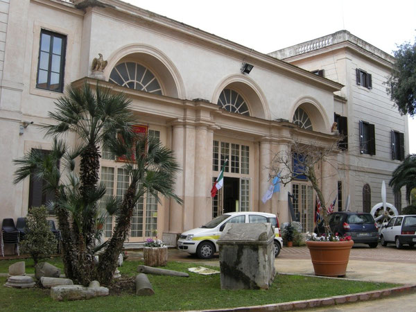 Villa Adele ad Anzio: l'ingresso del Museo dello Sbarco e del Museo Archeologico