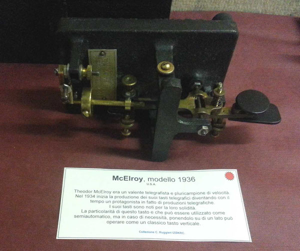 McElroy 1936 model. This havy key, as a particularity to operate also as straight key.