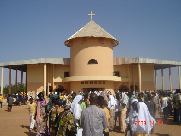 Cathédrale de Ouaghigouya diocèse sées paroisse saint latuin séez pèlerinage charles soro