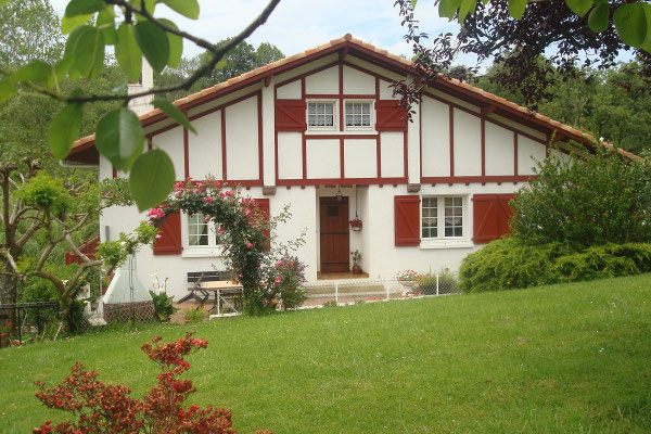 Location pour des vacances au Pays Basque ou une cure à Cambo