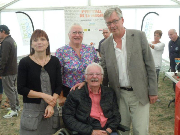 Forum des Associations  à Bourg de Péage assis G.Morel-debout- J.SaliquesP.OSCP-Y.Saint-Clair-P.CDOTS07-26-C.Roland 1er adj