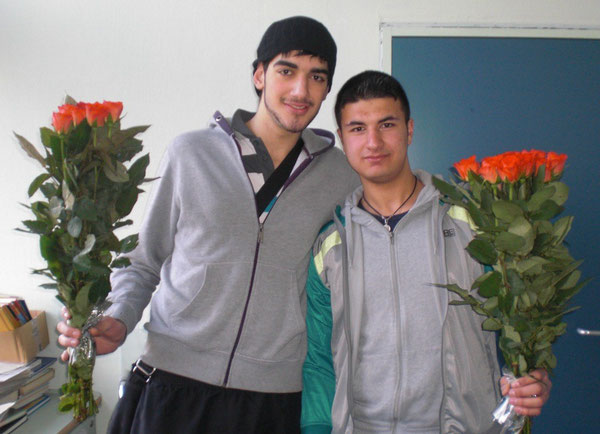 Semih Memili und Schülersprecher Zahed Salman