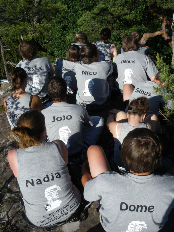 Die T-Shirts mit den Namen der Campteilnehmer und unserem Logo waren dieses Jahr besonders schön ausgefallen. Das hatten wir auch dieses Jahr wieder Nadja Hopfinger (Klasse 10b) zu verdanken!
