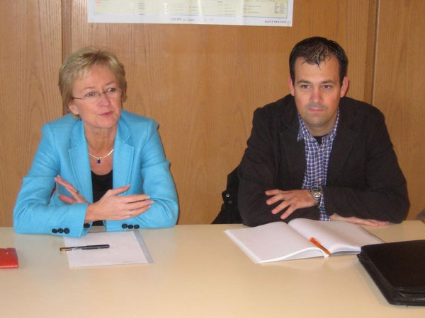 Frau Schleicher-Rothmund und Herr Brandl stellten sich zunächst kurz vor