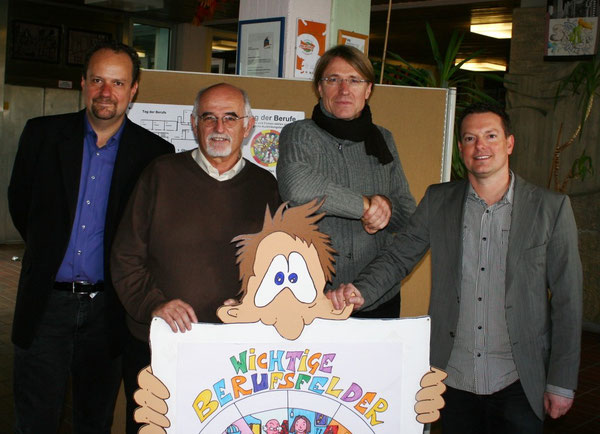 v.l.n.r.: Alexander Schnur (Berufswahlkoordinator der IGS), Alfred Szabo (Berufswahlkoordinator der Realschule plus), Thomas Abt (Arbeitslehrelehrer und Organisator diverser Veranstaltungen zur BO) und Marco Rieder (Stufenleiter 7/8 der IGS)