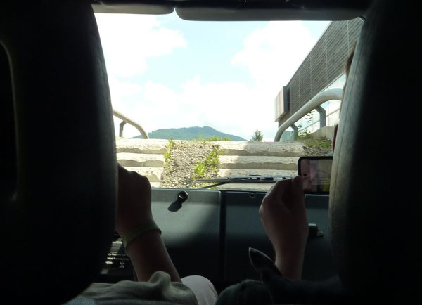 Eine Treppe stellt für einen Unimog kein Hindernis dar