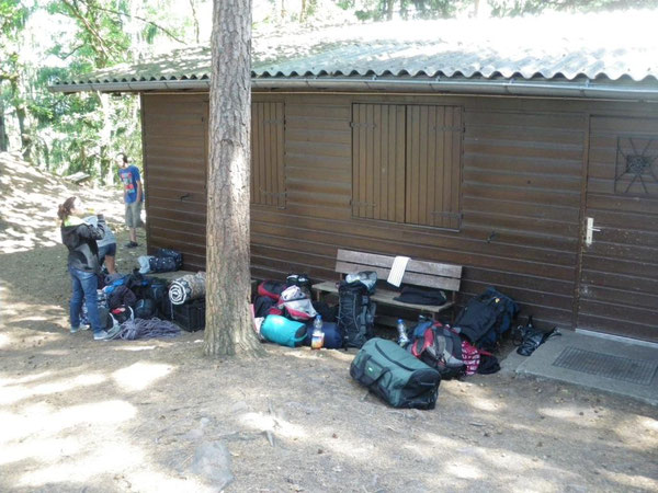 Endlich oben angekommen an der Hütte ... nur leider war kein Schlüssel da! Das 5. Klettercamp konnte von da an nur noch besser werden!