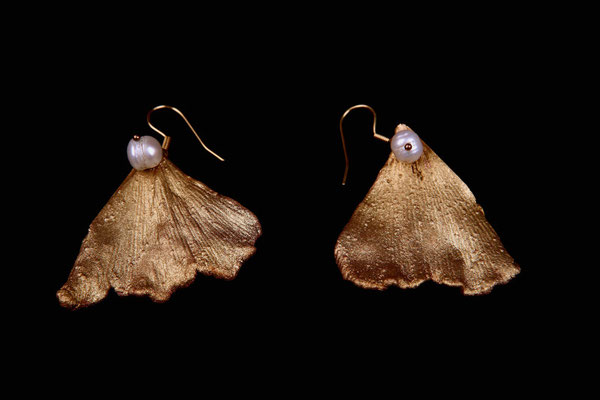 Gingko leaf earrings, gilded copper and river pearls