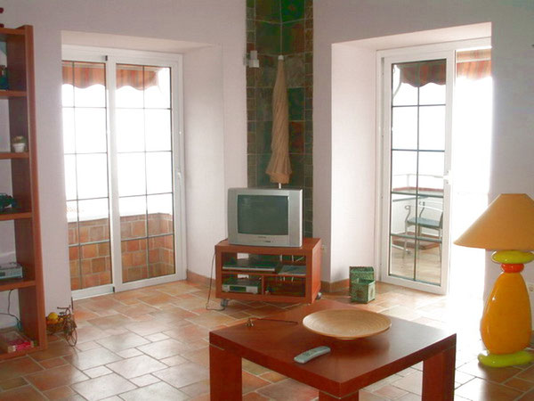 Turmzimmer mit Fernseher in der Villa mit Pool in Santa Ursula auf teneriffa mit Garten und Pool