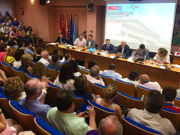 Ballesta anuncia incentivos fiscales a las empresas que creen empleo