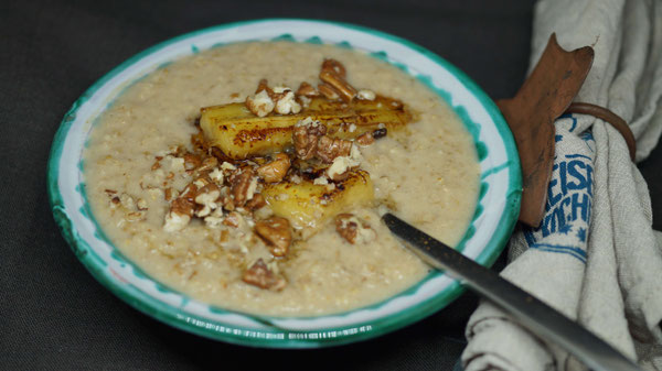 Porridge mit Kürbis-Mus & karamellisierten Äpfeln