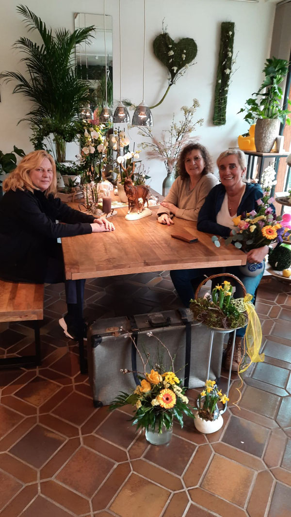 Gisela K., Claudia E. und Jutta E.-K.