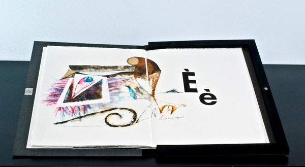 il cofanetto contenente il quaderno