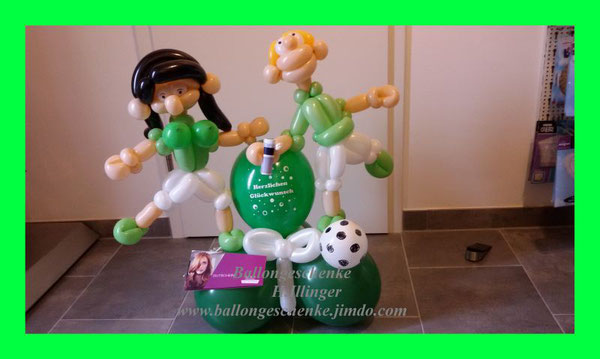 Fußballpaar mit Motivballon    -    Preis  29,50 €