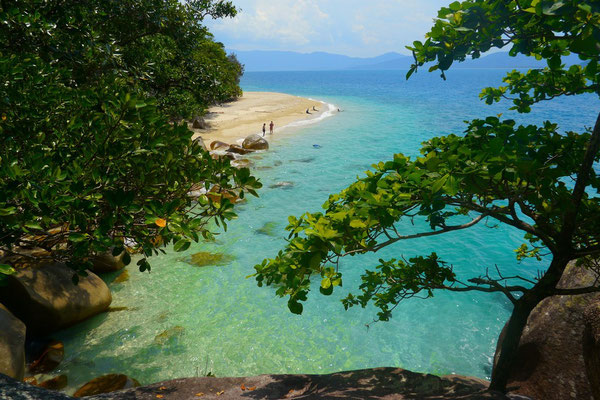 Nudey Beach。 抜群の透明度でした。