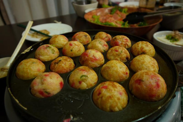 形もキレイで、外カリ中トロのたこ焼きを作るようにいつも心がけてますっ。