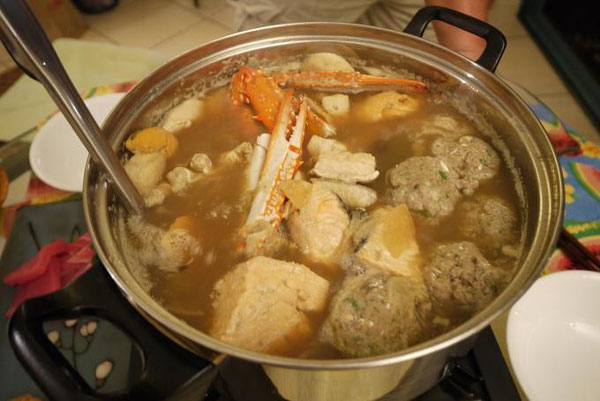 カニ、鯒(こち)、サーモン、手づくりさっぱつくね、ホタテなどなど。