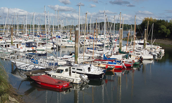 ImagiraVoiliers à l'abri du port de Plouër sur Rance