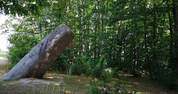 Imagirance- Menhir de la Tiemblaie à Saint Samson sur Rance