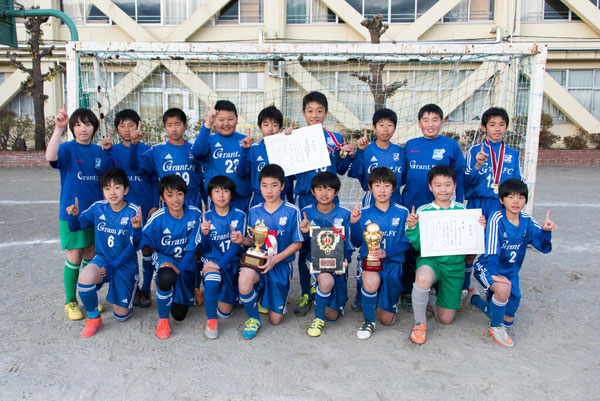 羽衣招待スカイウォーターカップ １年生大会 羽衣一サッカークラブを応援するホームページ