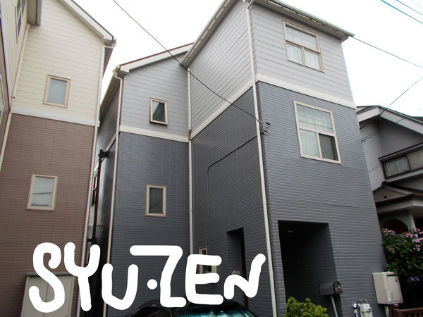 横浜市中区本牧町付近。A様邸 3階建ての2色塗。