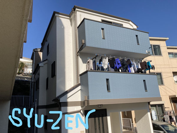 横浜市西区の住宅。存在感抜群の迫力のあるベランダがアクセント。