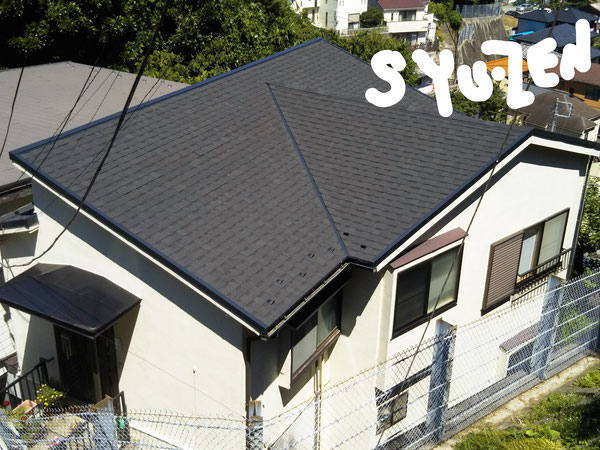 横浜市中区本牧町付近。 外壁塗装 屋根シングルの被せ葺きです。屋根は軽量化された建材が一番安心です。