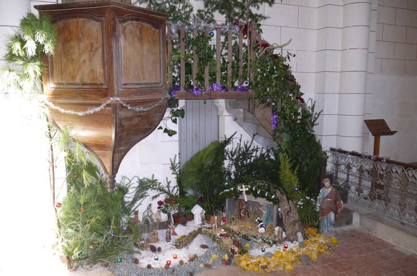 Crèche église de Curac, réalisée par les enfants de la commune