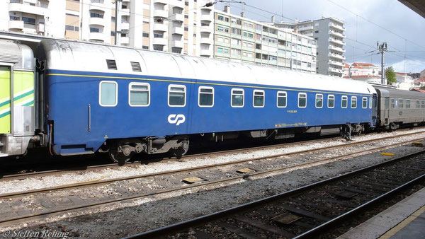 Modernisierter U-Hansa Schlafwagen 61 94 71-70 002-8 des Süd Express