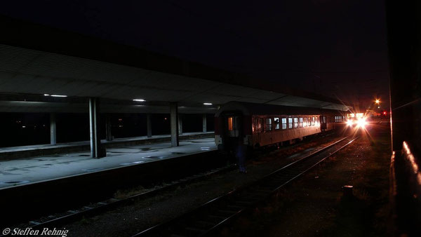 Abends ca. 20 Uhr längerer Aufenthalt in Sofia ....