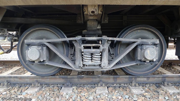 Amerikanische Éinfachtechnik mit Kunststoffklötzen
