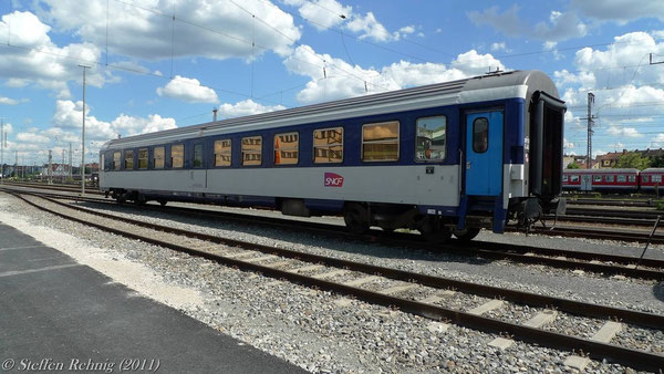 51 87 80-70 310-5 in Nürnberg Hbf (Mai 2011)