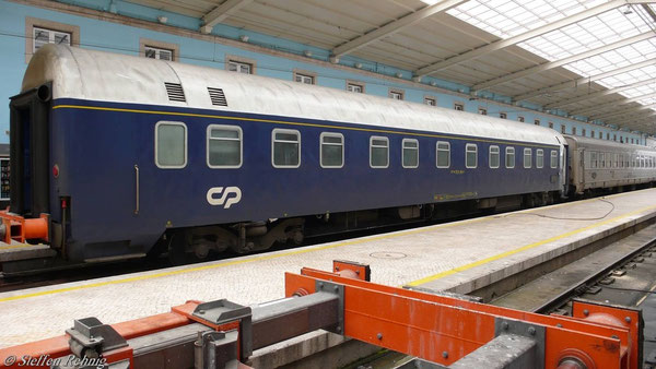 U - Hansa Schlafwagen 61 94 71-70 004-4 der CP in Santa Apolonia