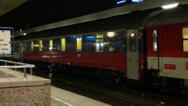 RZD Schlafwagen München - Moskau (D 50482) im CNL 482 in Nürnberg Hbf (März 2009)
