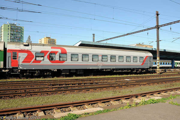 RZD Schlafwagen 522070-80243-7 (017 04568) Moskva - Cheb am R 606 "OHRE" in Cheb (2. September 2011)