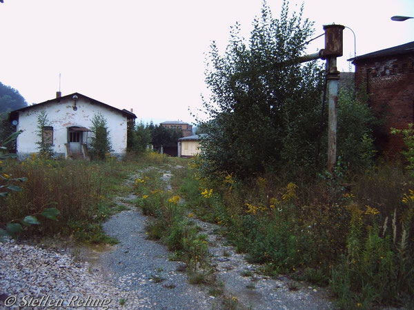 Blick von der Drehscheibe Richtung Lokleitung (September 2005)