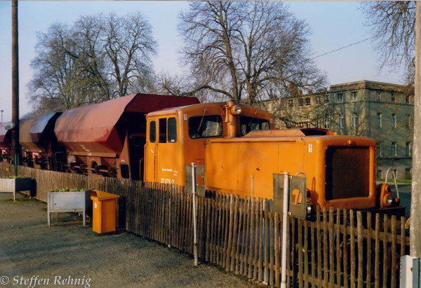 Abgestellter Arbeitszug in Berga/Elster 1994