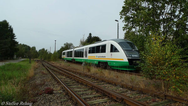 Auf dem Wismutanschlussgleis in Seelingstädt zum Werksbahnhof Braunichswalde, links das Streckengleis nach Wünschendorf