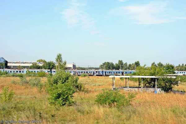 Abgestellte JZ BR 412 im Depot Zemun (17. Juli 2011)
