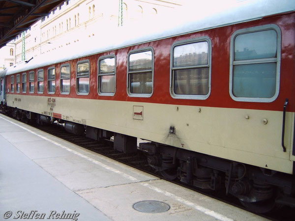 BDZ WLABe 51 52 70 30 502-9 in Budapest Keleti (April 2005)