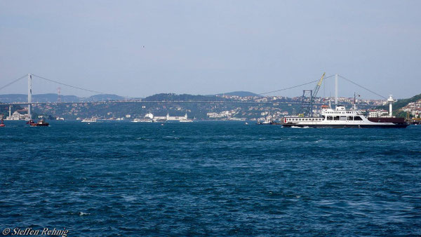 TCDD Fährschiff beim Trajektieren über den Bosporus (11.6.2007)