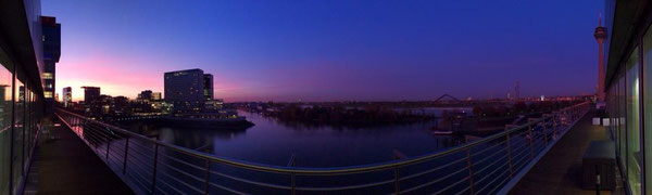 Blick aus einem MEC - HR Office am Abend, NRW, Deutschland