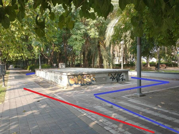 Foto denuncia: Es una broma ¿no?, un obstáculo de obra en mitad del carril bici en Valencia ciudad.. 