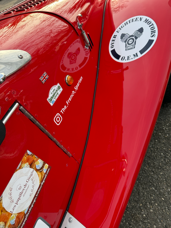 The french Spartan aux couleurs des Papilles de Giugiu et d'Over Eighteen Motors