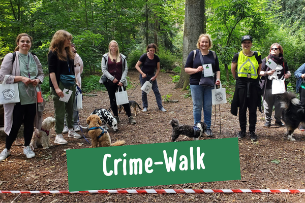 Teilnehmer beim Crime-Walk von Rebeccas Gassi-Service und Hundetraining in Hamburg