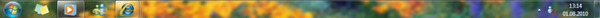 Neue Taskleiste (Beispiel) (zu sehen - hohe Transparenz. Falls nicht erwünscht kann man diese einfach bei Desktop-Anpassung schwächer stellen bzw abstellen.)