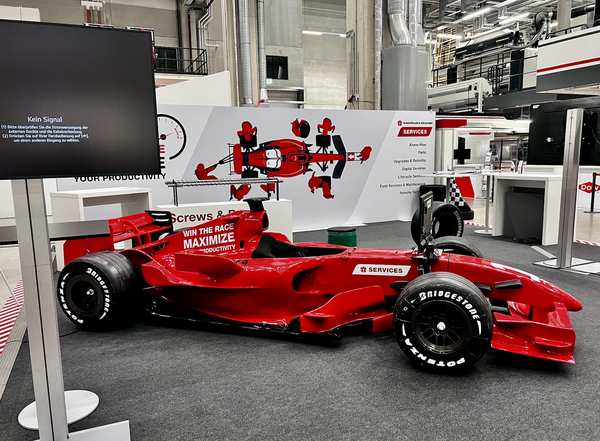 Formel Simulator mieten rot